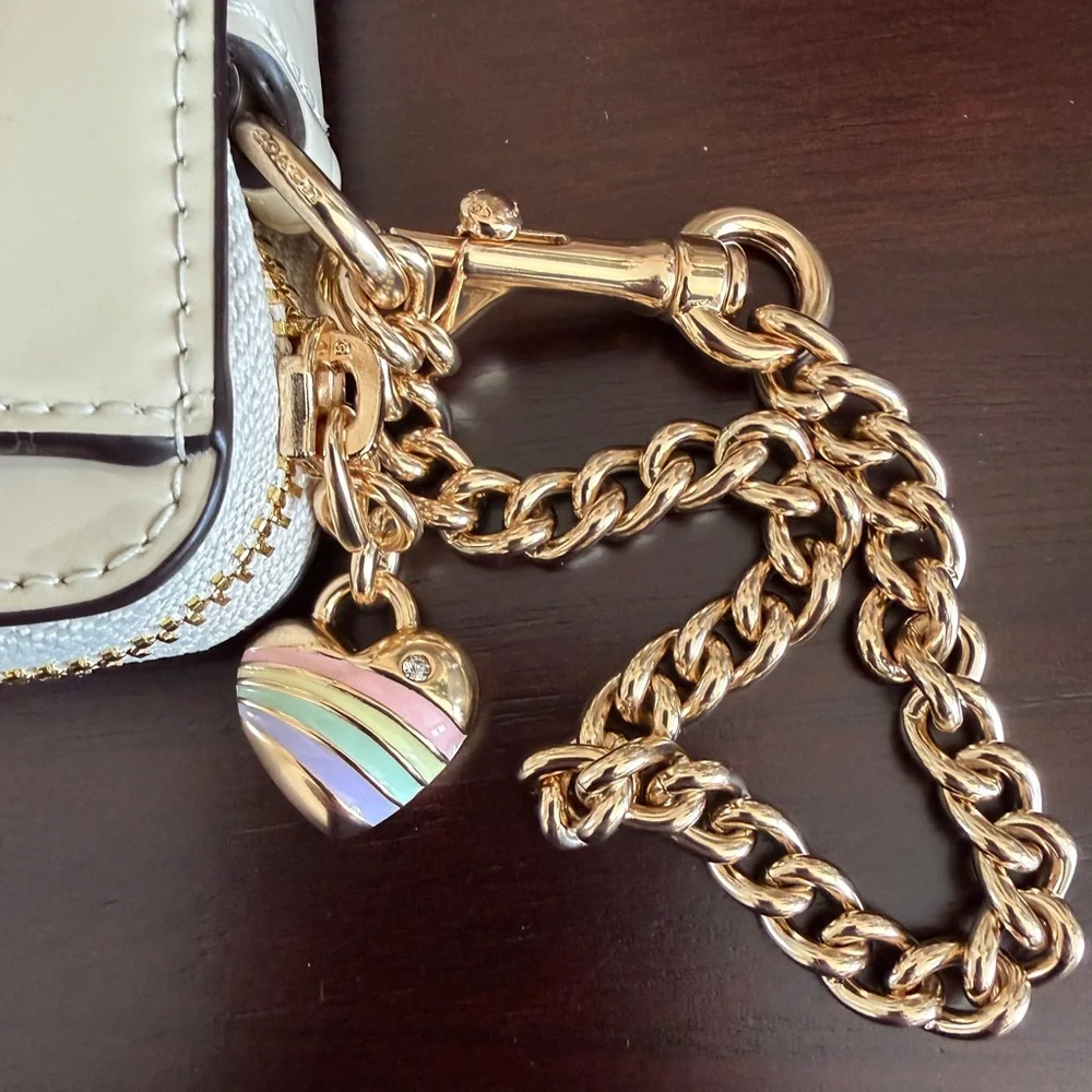 Zip Card Case In Signature Leather With Heart Charm
